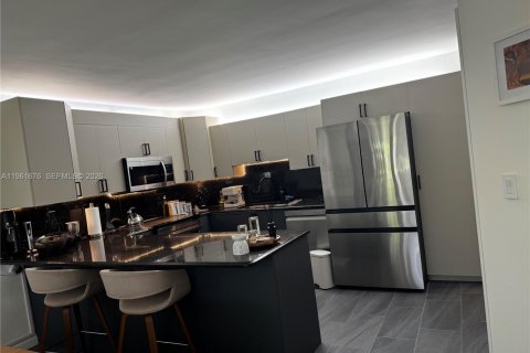 Купить кондоминиум в Майами, Флорида 3 спальни, 120.31м2, № 2025111 - фото 7