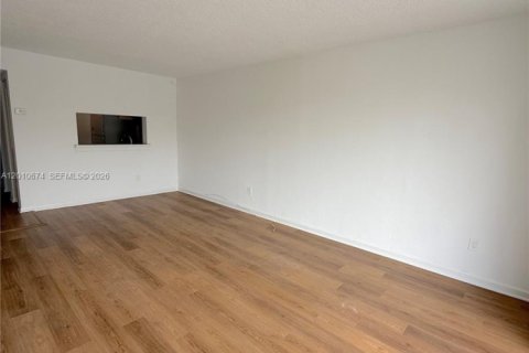 Condominio en venta en Miami, Florida, 1 dormitorio, 78.22 m2 № 2091024 - foto 3