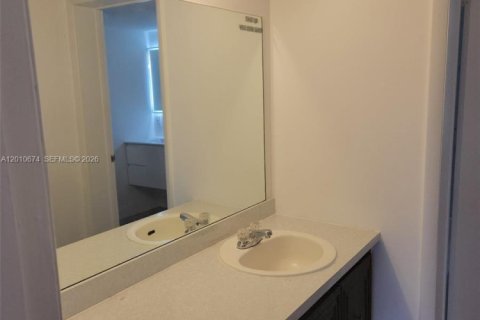 Condominio en venta en Miami, Florida, 1 dormitorio, 78.22 m2 № 2091024 - foto 12