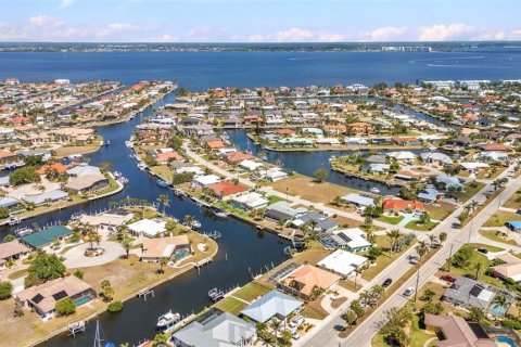 House in Punta Gorda, Florida 2 bedrooms, 147.16 sq.m. № 1582127 - photo 26