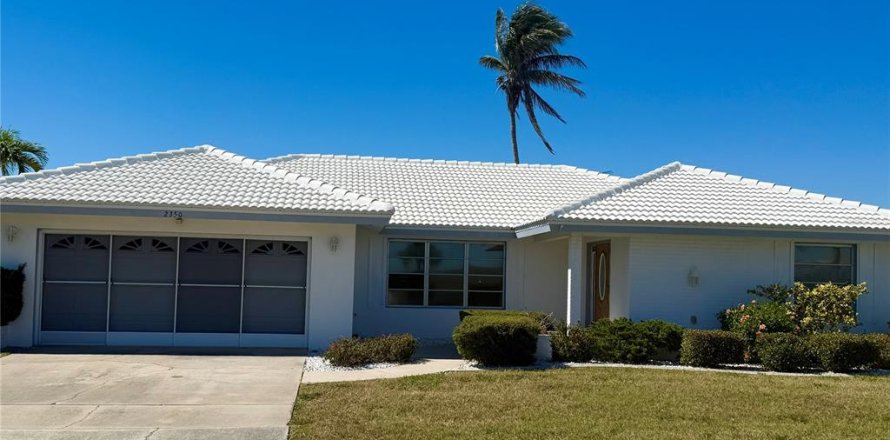 House in Punta Gorda, Florida 2 bedrooms, 147.16 sq.m. № 1582127
