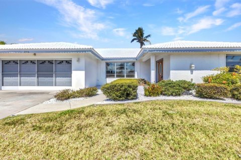 House in Punta Gorda, Florida 2 bedrooms, 147.16 sq.m. № 1582127 - photo 2