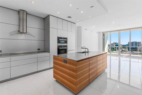 Copropriété à vendre à Sarasota, Floride: 2 chambres, 148.64 m2 № 2419170 - photo 2