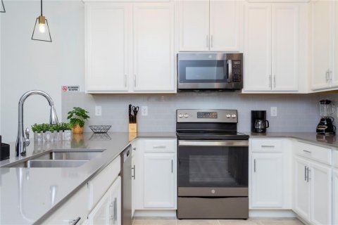 Condominio en alquiler en Davenport, Florida, 3 dormitorios, 166.11 m2 № 1873885 - foto 14