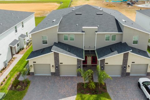 Condominio en alquiler en Davenport, Florida, 3 dormitorios, 166.11 m2 № 1873885 - foto 1