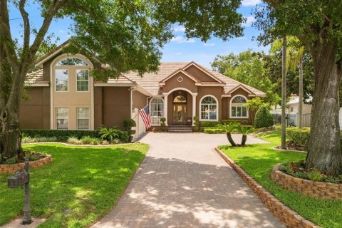 House in Orlando, Florida 4 bedrooms, 388.15 sq.m. № 2219543