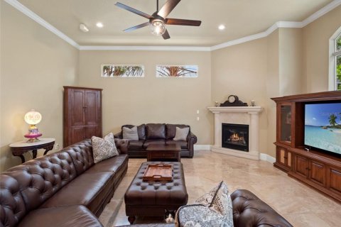 House in Orlando, Florida 4 bedrooms, 388.15 sq.m. № 2219543 - photo 23