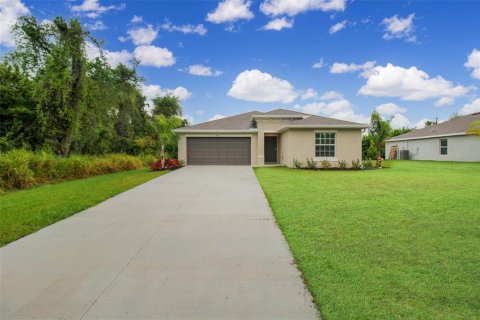 Villa ou maison à Port Charlotte, Floride 4 chambres, 182.83 m2 № 2298854