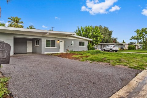 Купить виллу или дом в Брейдентон, Флорида 7 комнат, 150.5м2, № 2290756 - фото 2