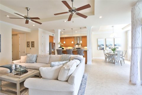 Condo in University Park, Florida, 2 bedrooms № 2097080 - photo 4