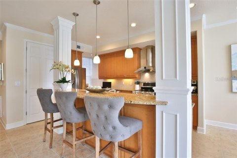 Condo in University Park, Florida, 2 bedrooms № 2097080 - photo 6