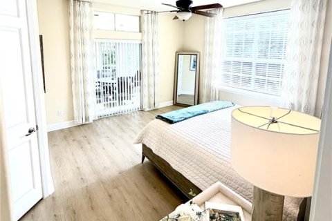 Condo in University Park, Florida, 2 bedrooms № 2097080 - photo 24