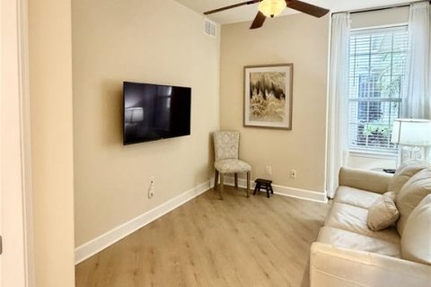 Condo in University Park, Florida, 2 bedrooms № 2097080 - photo 28
