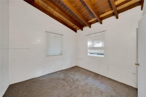 House in Miami, Florida 3 bedrooms, 104.05 sq.m. № 2037676 - photo 14