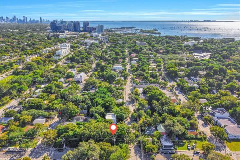 House in Miami, Florida 3 bedrooms, 104.05 sq.m. № 2037676 - photo 25