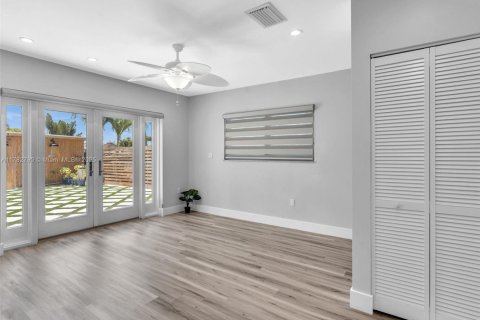 House in Dania Beach, Florida 2 bedrooms, 147.62 sq.m. № 1711414 - photo 29
