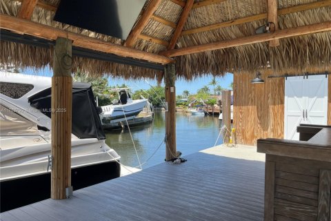 House in Dania Beach, Florida 2 bedrooms, 147.62 sq.m. № 1711414 - photo 23