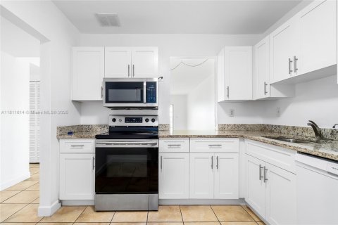 Condo in Davie, Florida, 2 bedrooms  № 1875396 - photo 20