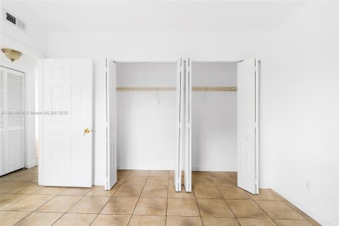 Condo in Davie, Florida, 2 bedrooms  № 1875396 - photo 15