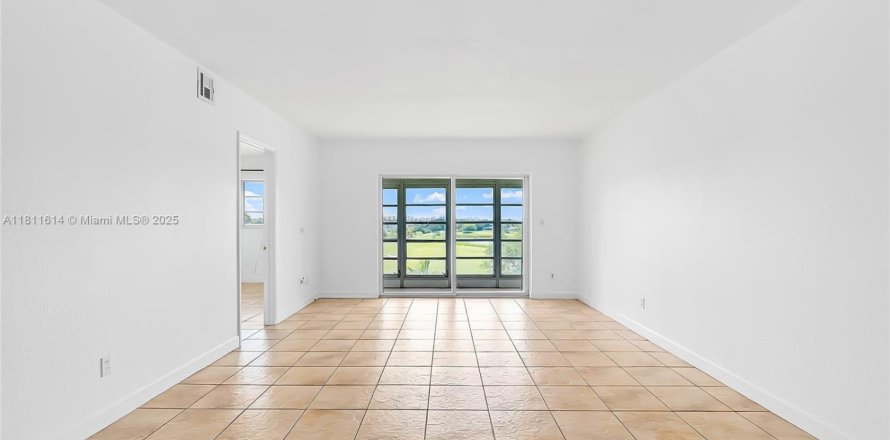 Condo in Davie, Florida, 2 bedrooms  № 1875396