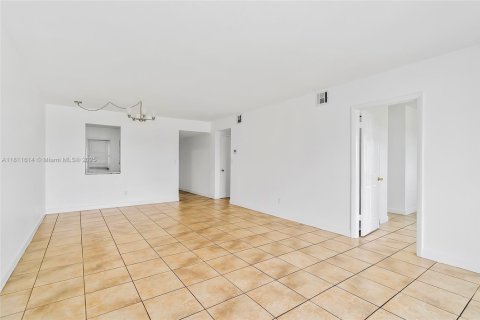 Condo in Davie, Florida, 2 bedrooms  № 1875396 - photo 7