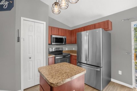 House in Ocala, Florida 3 bedrooms, 116.31 sq.m. № 1918064 - photo 7