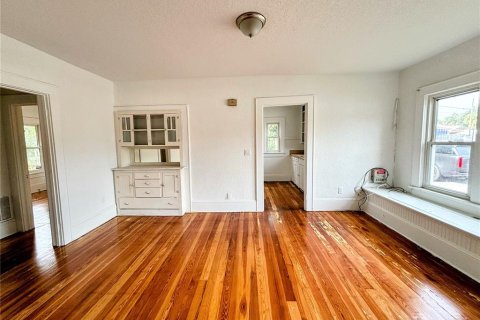 Propiedad comercial en venta en New Smyrna Beach, Florida, 93.46 m2 № 2150432 - foto 12