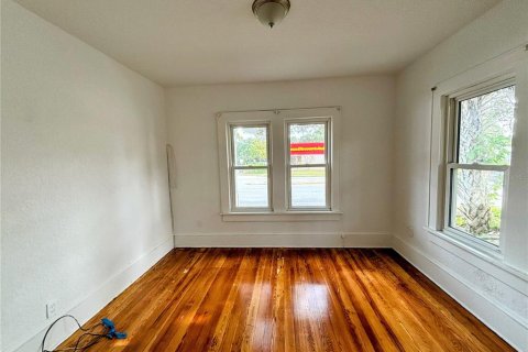 Propiedad comercial en venta en New Smyrna Beach, Florida, 93.46 m2 № 2150432 - foto 18