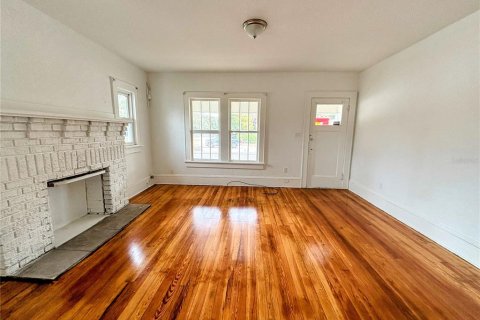 Propiedad comercial en venta en New Smyrna Beach, Florida, 93.46 m2 № 2150432 - foto 10