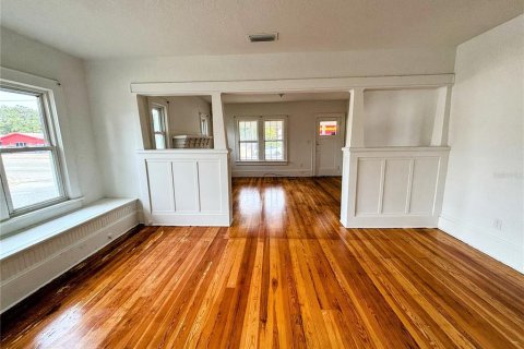 Propiedad comercial en venta en New Smyrna Beach, Florida, 93.46 m2 № 2150432 - foto 15
