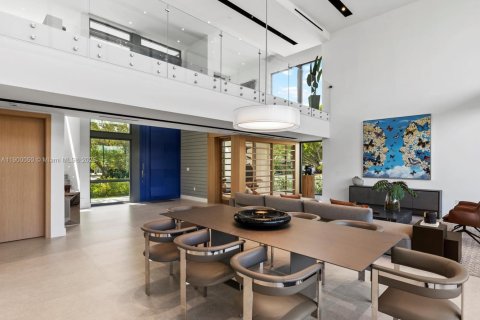 House in Miami Shores, Florida 5 bedrooms, 378.67 sq.m. № 1954033 - photo 20