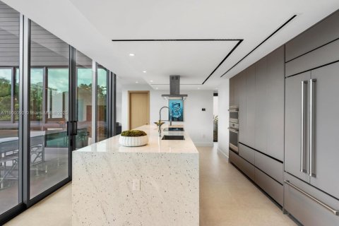 House in Miami Shores, Florida 5 bedrooms, 378.67 sq.m. № 1954033 - photo 27