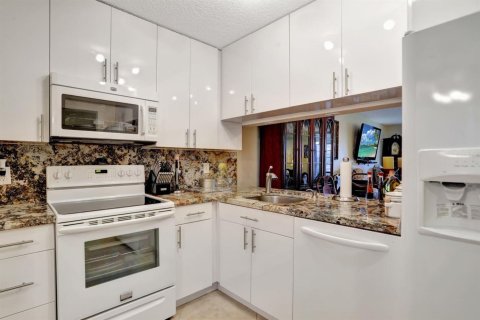 Copropriété à louer à Margate, Floride: 2 chambres, 102.19 m2 № 2245810 - photo 2