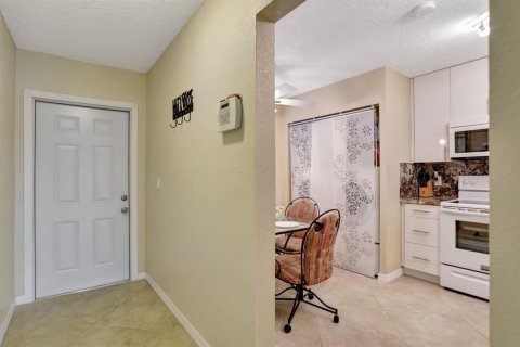 Condo à Margate, Floride, 2 chambres  № 2245810