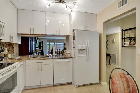 Copropriété à louer à Margate, Floride: 2 chambres, 102.19 m2 № 2245810 - photo 4