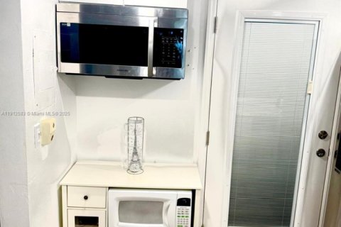 Copropriété à vendre à Miami Beach, Floride: 1 chambre, 65.03 m2 № 1968728 - photo 14