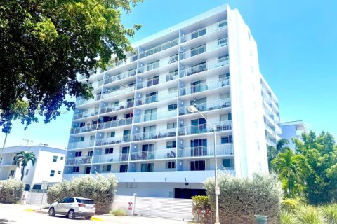 Copropriété à vendre à Miami Beach, Floride: 1 chambre, 65.03 m2 № 1968728 - photo 1