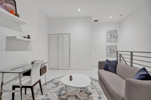 Townhouse in GALLERIA VILLAGES in Fort Lauderdale, Florida 3 bedrooms, 189.15 sq.m. № 1786898 - photo 11