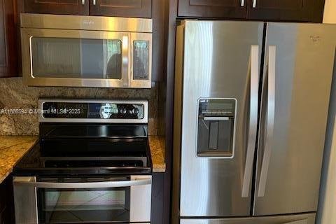 Снять в аренду кондоминиум в Уэст-Палм-Бич, Флорида 1 спальня, 63.55м2, № 1925613 - фото 1