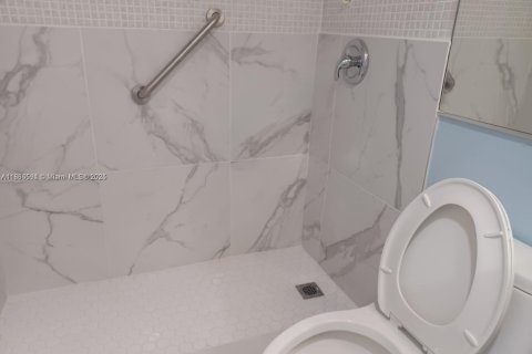 Снять в аренду кондоминиум в Уэст-Палм-Бич, Флорида 1 спальня, 63.55м2, № 1925613 - фото 11