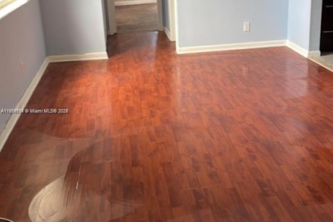 Снять в аренду кондоминиум в Уэст-Палм-Бич, Флорида 1 спальня, 63.55м2, № 1925613 - фото 3