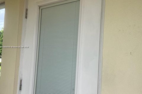 Снять в аренду кондоминиум в Уэст-Палм-Бич, Флорида 1 спальня, 63.55м2, № 1925613 - фото 16