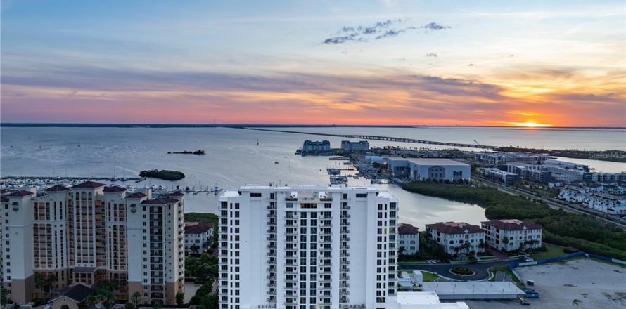Condo in Tampa, Florida, 3 bedrooms № 2144905