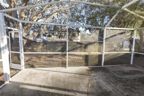 House in Tampa, Florida 3 bedrooms, 120.4 sq.m. № 2040183 - photo 27