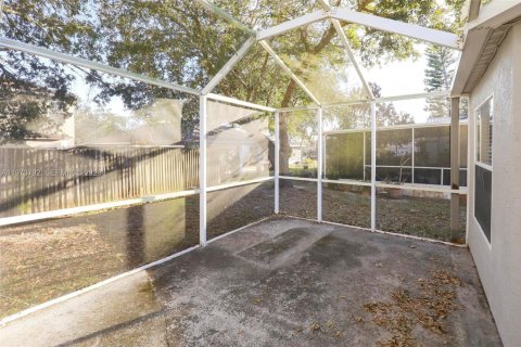 House in Tampa, Florida 3 bedrooms, 120.4 sq.m. № 2040183 - photo 26