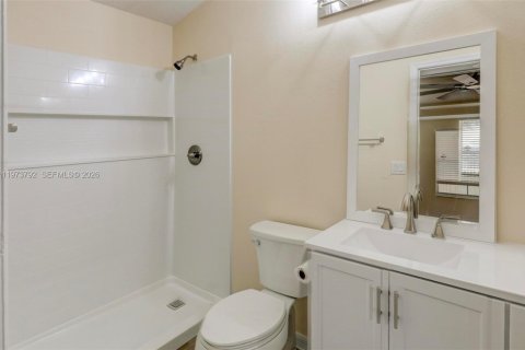 House in Tampa, Florida 3 bedrooms, 120.4 sq.m. № 2040183 - photo 12