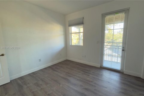 Townhouse in Pembroke Pines, Florida 2 bedrooms, 127.09 sq.m. № 2038514 - photo 25