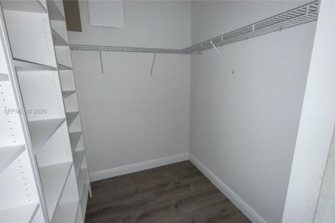 Townhouse in Pembroke Pines, Florida 2 bedrooms, 127.09 sq.m. № 2038514 - photo 29