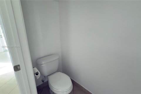 Townhouse in Pembroke Pines, Florida 2 bedrooms, 127.09 sq.m. № 2038514 - photo 19