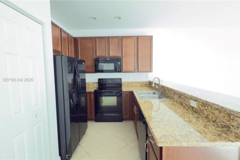Townhouse in Pembroke Pines, Florida 2 bedrooms, 127.09 sq.m. № 2038514 - photo 13